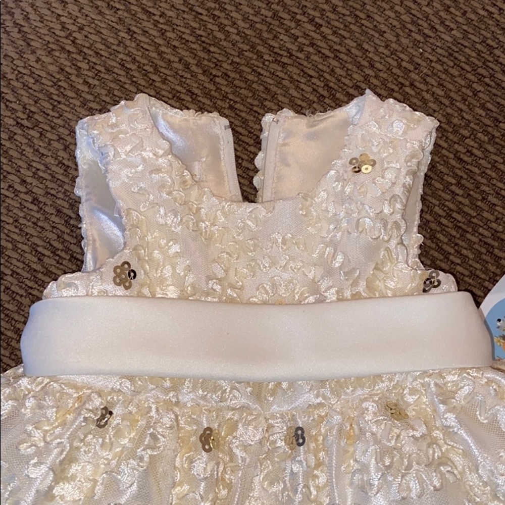 Dress - Picture 3 of 4